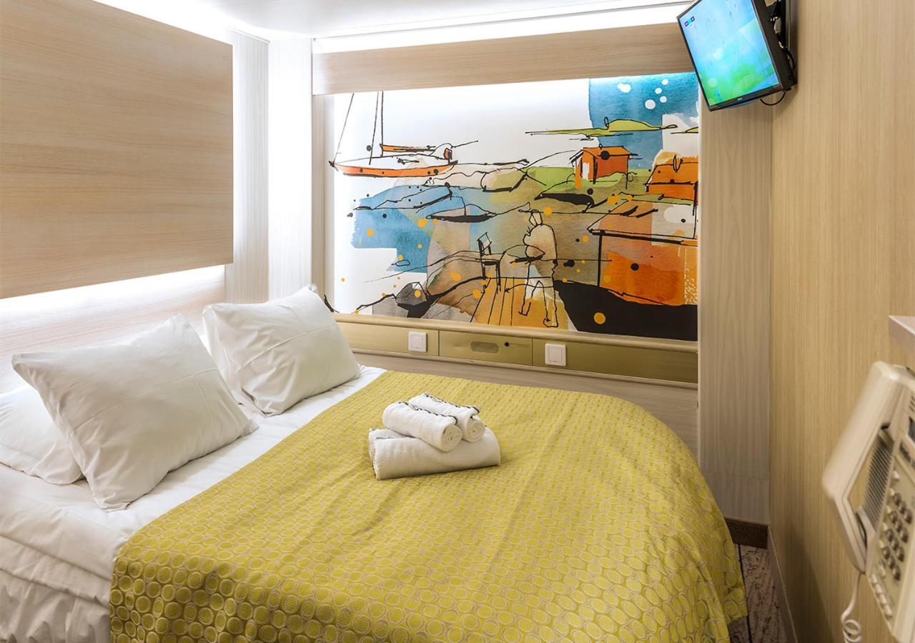 Viking Line Ferry Viking Cinderella - 2-Night Cruise Stockholm-Helsinki-Stockholm Hotel Room photo