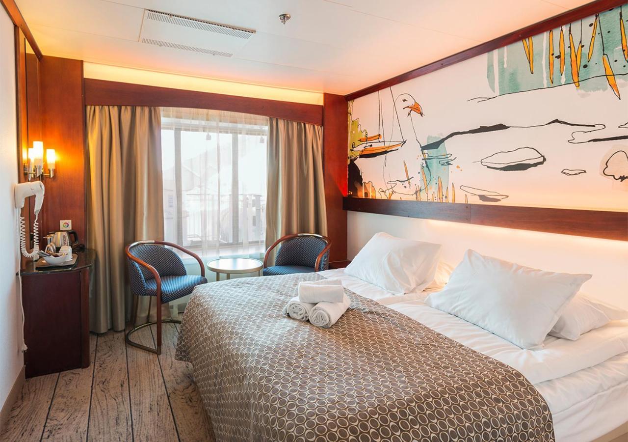 Viking Line Ferry Viking Cinderella - 2-Night Cruise Stockholm-Helsinki-Stockholm Hotel Room photo