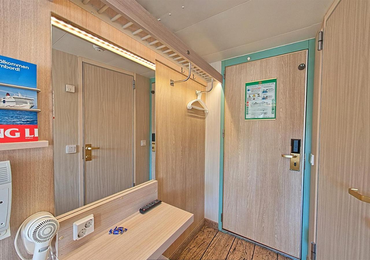 Viking Line Ferry Viking Cinderella - 2-Night Cruise Stockholm-Helsinki-Stockholm Hotel Room photo