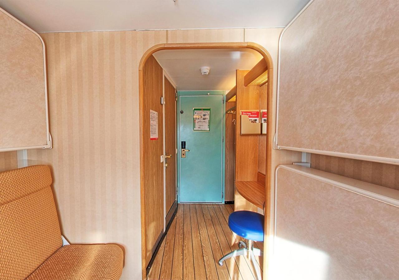 Viking Line Ferry Viking Cinderella - 2-Night Cruise Stockholm-Helsinki-Stockholm Hotel Room photo